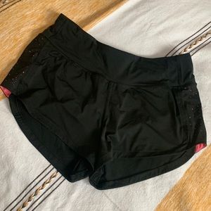 Lululemon shorts size 6
